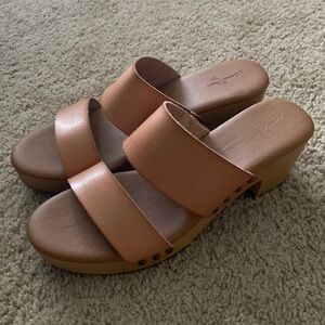 Women sandals